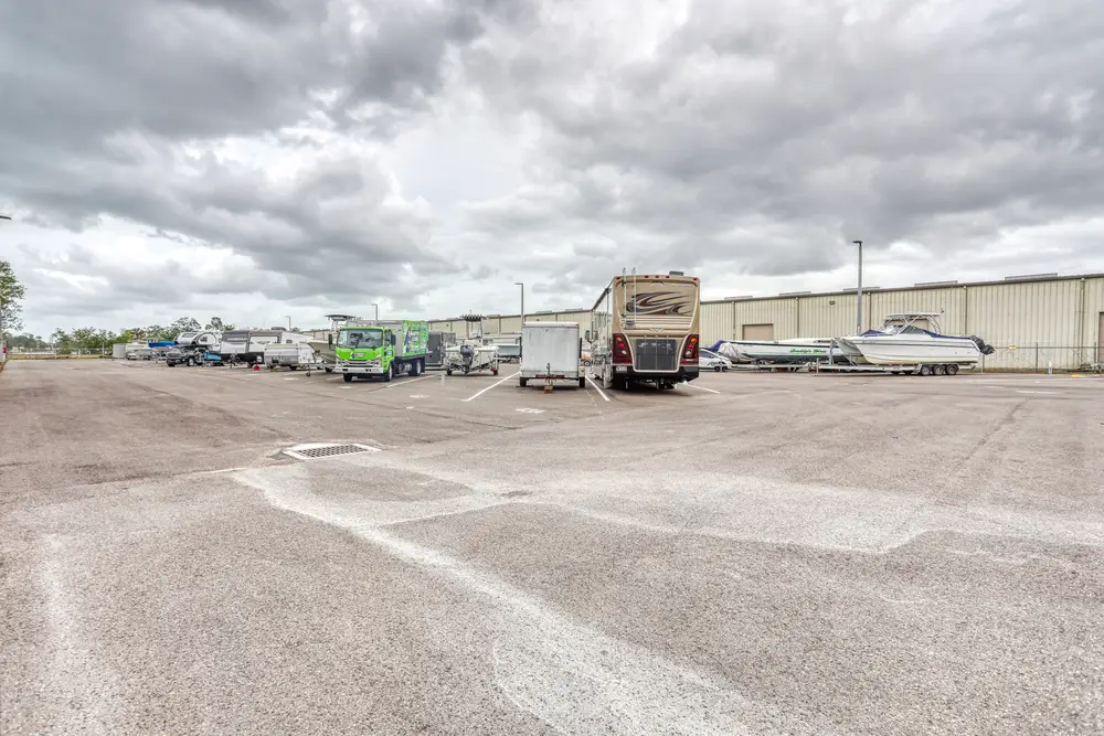 2L3A0065_13 Contractor Storage in Edgewater, Florida