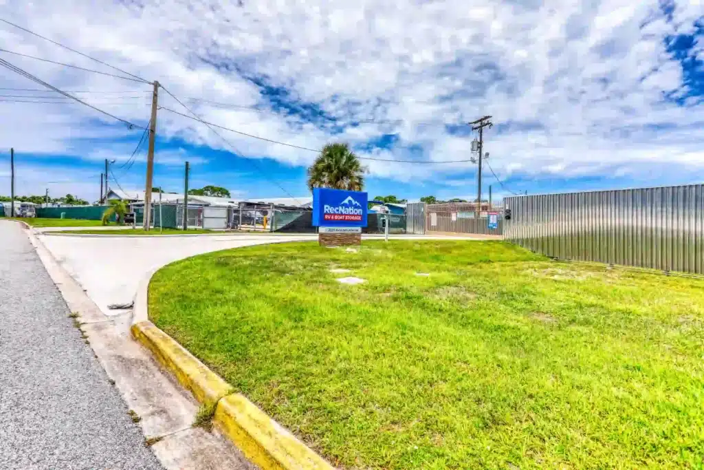 2L3A0120_24 Mechanic Workshop For Rent Titusville, Brevard, Florida