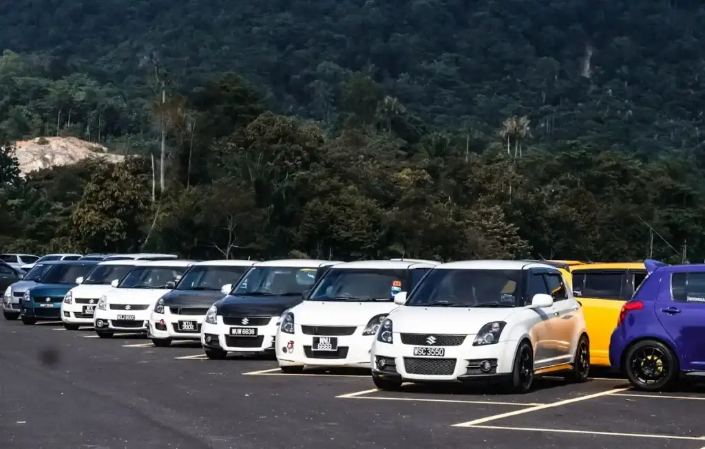 How Many Cars Are Considered a Fleet? Definitions and Business Impact