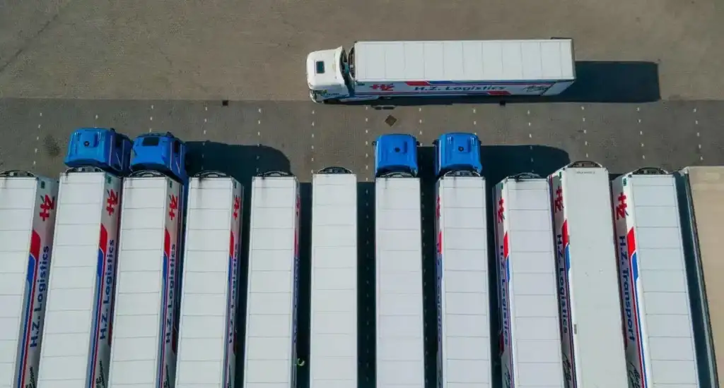 What Is the Difference Between Logistics and Fleet Management?